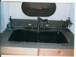 Natural-cleft-bluestone-sink-top-with-backsplash (1)